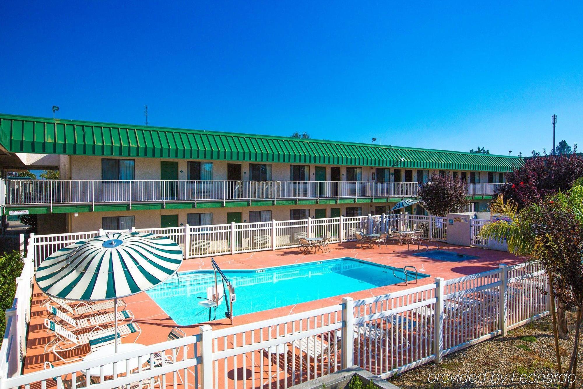 University Inn Fresno Ngoại thất bức ảnh